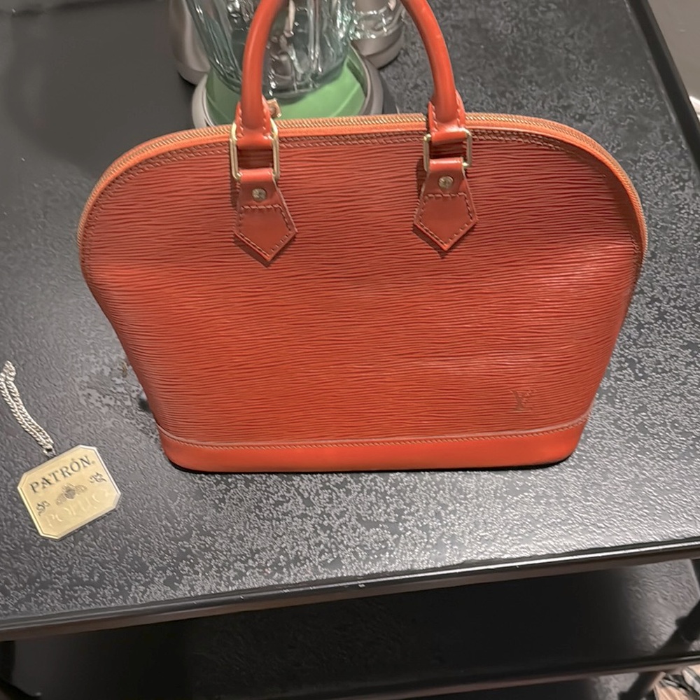 Cacao Epi Alma GM Louis Vuitton bag. MI0988